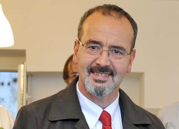 Шпијунка: Годфри шета пешчаром